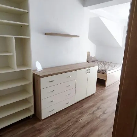 Pivovarska 5 - 7 Minutes From Schaeffler, Private Parking, Self Check-in, Business, Travellers 아파트 Kysucke Nove Mesto