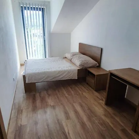 Pivovarska 5 - 7 Minutes From Schaeffler, Private Parking, Self Check-in, Business, Travellers *