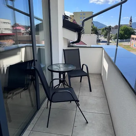 Apartamento Pivovarská 5 - 7 Minutes From Schaeffler, Private Parking, Self Check-in, Business, Travellers